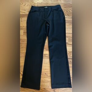 Women’s Express Black Editor Barley Boot Low Rise Stretch Pants - Size 4 Short